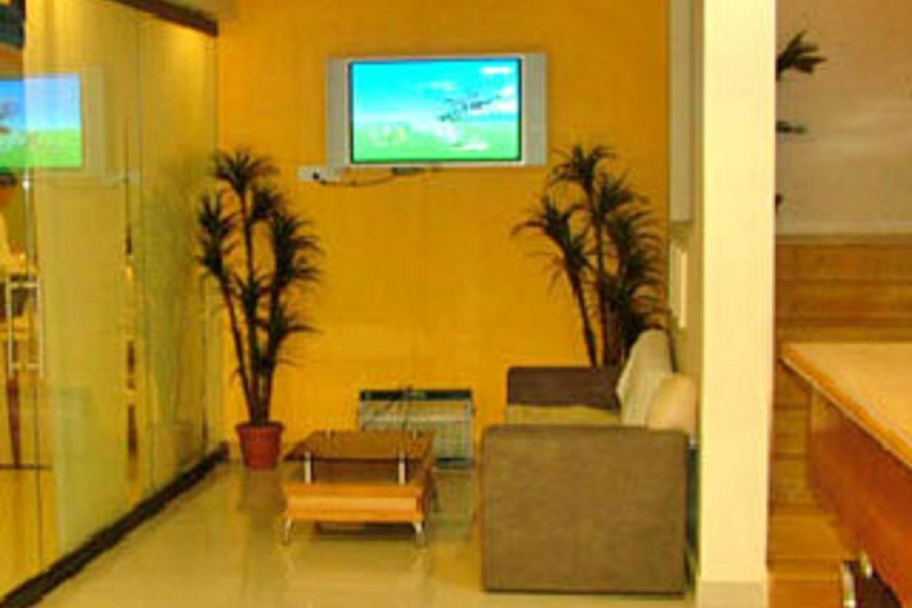 Отель Dwaraka Residency Какинада Экстерьер фото